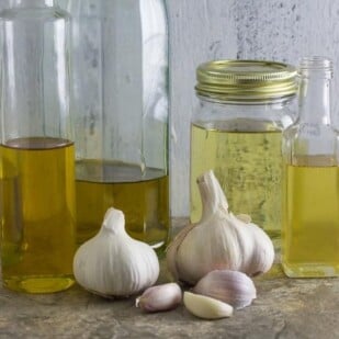 Low FODMAP Garlic-Infused-Oil-Main-Image
