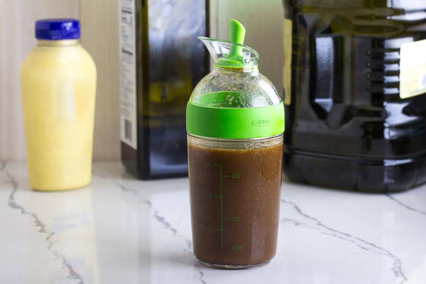 https://www.fodmapeveryday.com/wp-content/uploads/2020/08/Balsamic-vinaigrette-in-small-carafe-with-spout.jpg