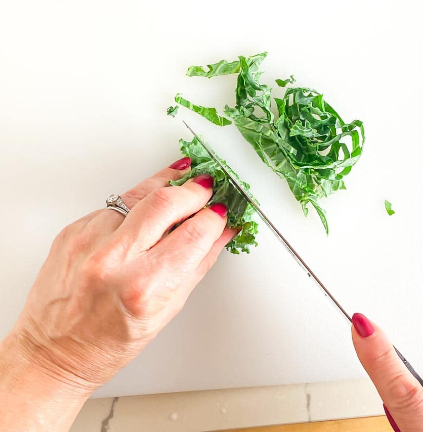 cutting kale into ribbons