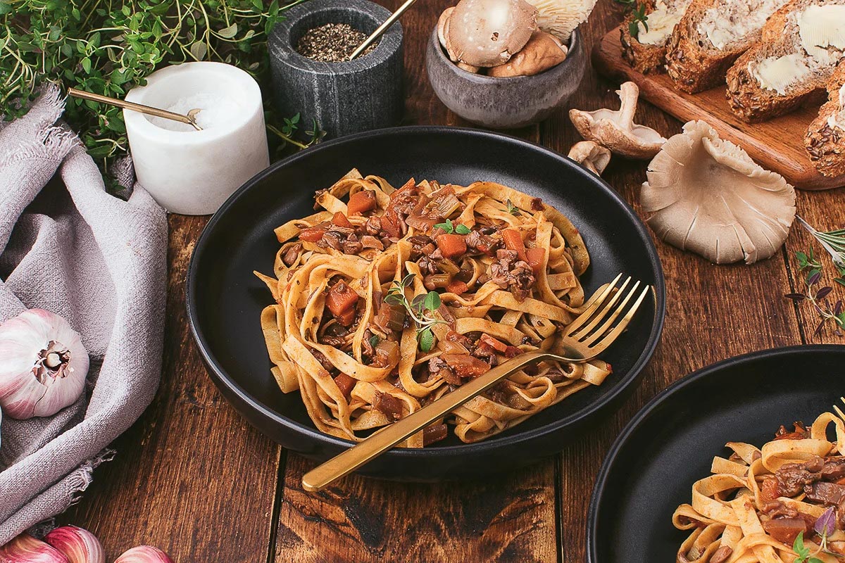 mushroom_ragu_vegan_pasta_sauce_bella_bucchiotti_17