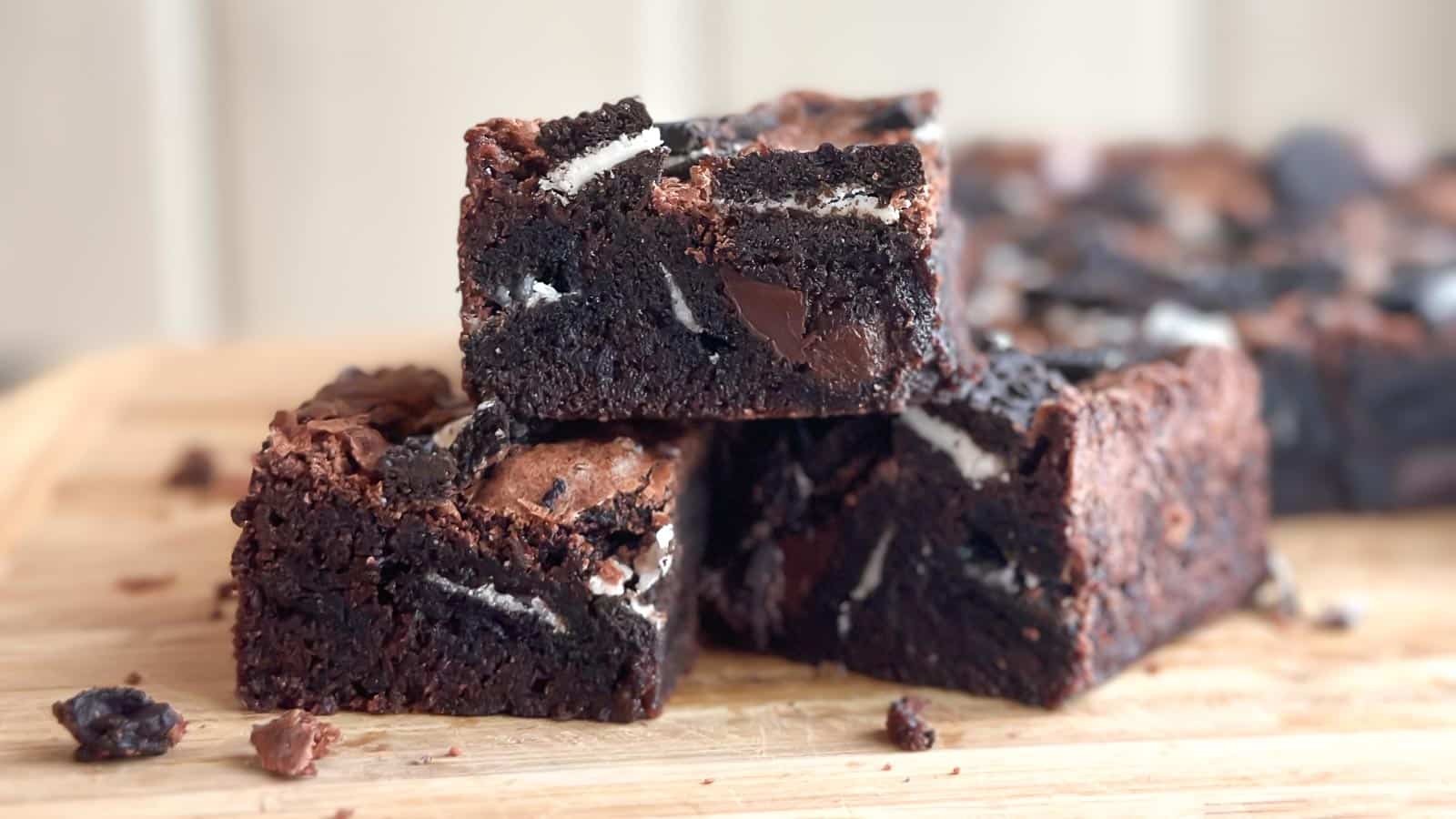 closeup of low FODMAP Oreo Brownie cut into squares.