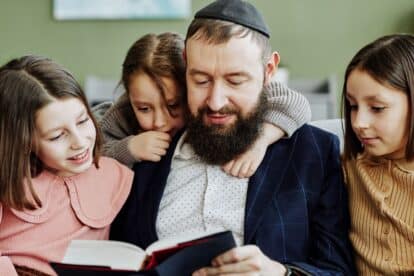 jewish family reading